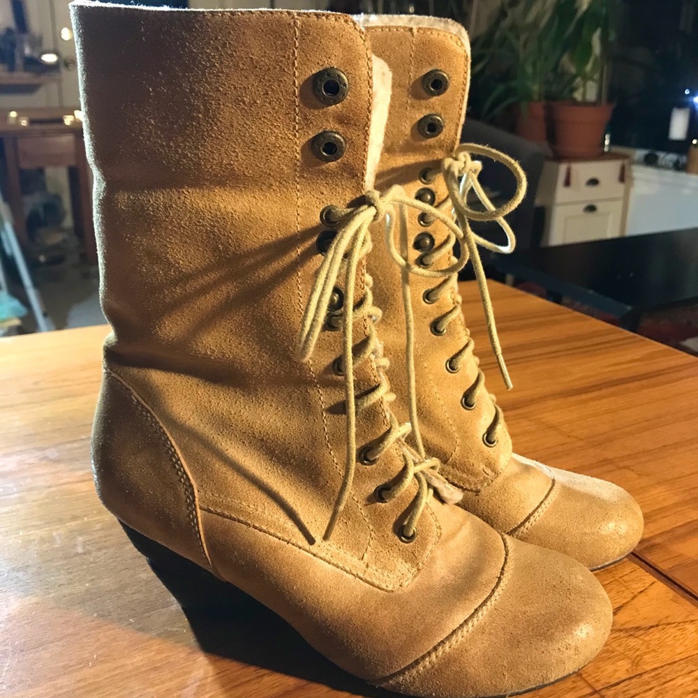 Mis Mooz super cute suede boots